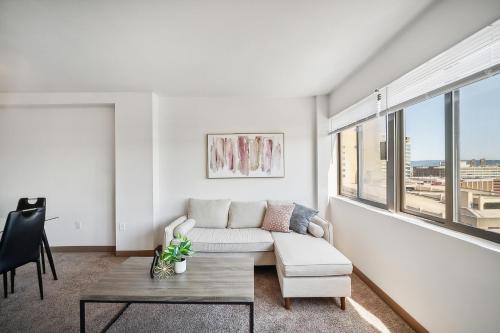 Downtown Harrisburg Apartamento | Pp 1111 Modern Corporate 1br, Pool, Gym