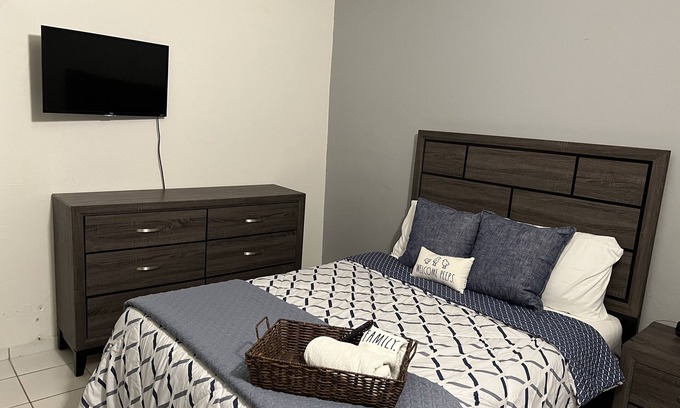 Hato Rey Apartamento | Prívate Condo close to everything you need!