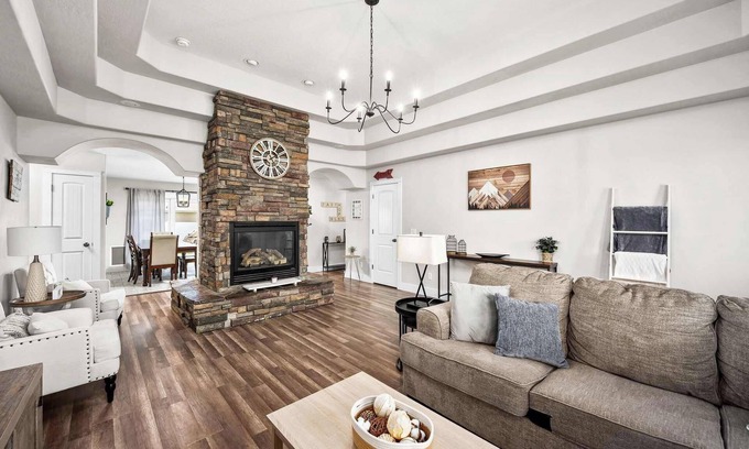 Post Falls Casa | Prairie Falls Retreat: Modern Home in Post Falls