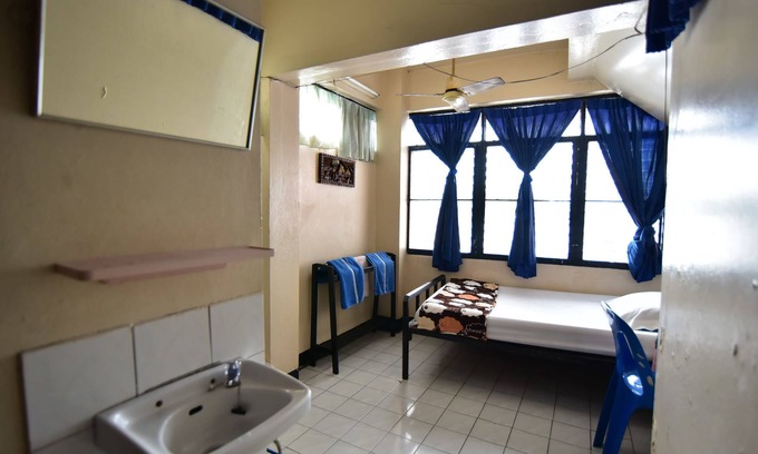 Wat Bowon Niwet Casa | Prasuri Guest House