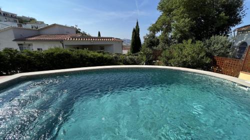 El Mas Fumats Casa | Preciosa casa en Mas Fumats con piscina y bonitas vistas AV-49