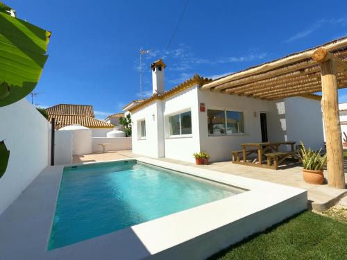 Los Caños de Meca Casa | Preciosa Villa Independiente 100metros playa 10personas, Free Parking, Fully renovated Now