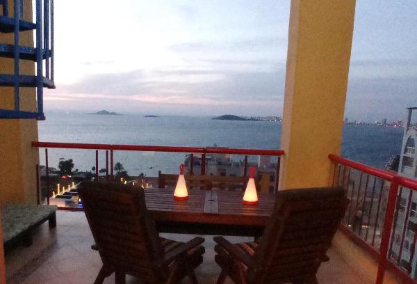 Playa Honda Apartamento | Precioso ático con solárium y vistas fantásticas