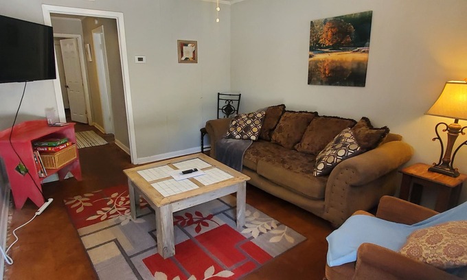 West Monroe Casa | Precious, comfortable, affordable -2 Bedroom 1 Bath Apartment