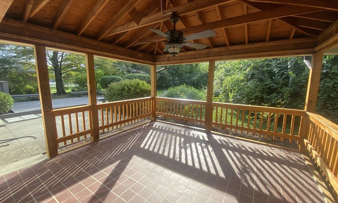 Columbus Casa | Precious Ranch, newly renovated and spacious yard!