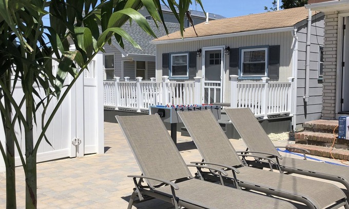 Seaside Heights Cabaña | ¡PRECIOS MAS BAJOS! Especial de verano: 2 piscinas; segundos a la playa y el paseo marítimo