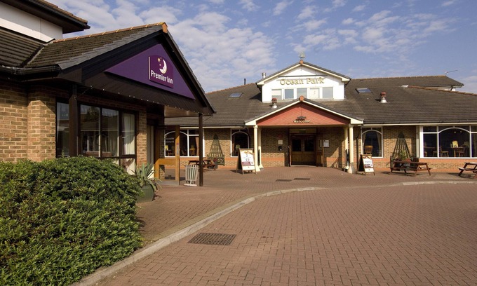 Splott Hotel | Premier Inn Cardiff City South