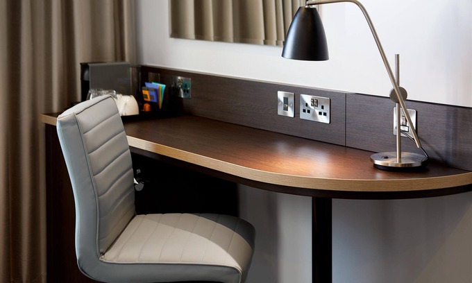 Sevenoaks Hotel | Premier Inn Dartford