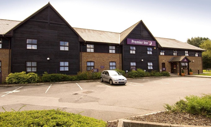 Rushmoor District Hotel | Premier Inn Farnborough West - Southwood