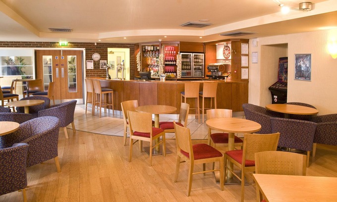Borehamwood Hotel | Premier Inn London Elstree / Borehamwood