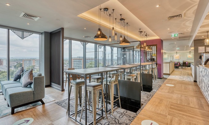 Manchester City Centre Hotel | Premier Inn Manchester Cc Princess Street