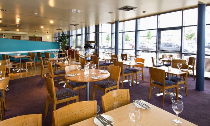 Southampton Hotel | Premier Inn Southampton Airport