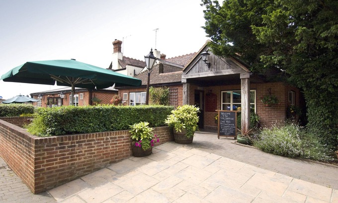 Blunsdon Hotel | Premier Inn Swindon North