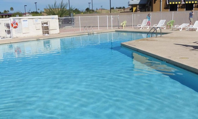 North Mountain Hotel | Premier Inns Metro Center