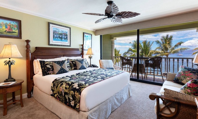 Historic Lahaina Front Street Condominio | Premier Lahaina Shores Beachfront Studio !! Sólo un paseo fácil a la ciudad y el puerto!