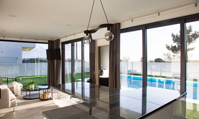 Ericeira Apartamento | Premier Palaca: ground floor, walk to reserve, Riberira d'IIlas, town of Ribamar