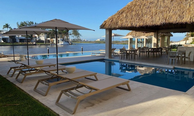 Boca del Río Apartamento | Depto Premiun 2-BED/2-BTHR Aprt with AC, WiFi, 3 pools, en Playas del Conchal