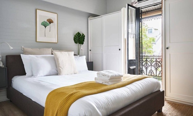 Redfern Casa | Premium 3 Bed Terrace with parking