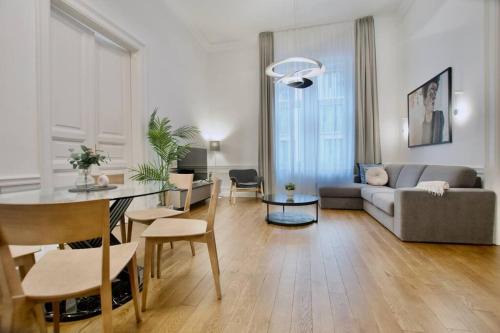 Palace District Apartamento | Premium Apartment by Hi5- Rökk Szilárd 3 bedroom
