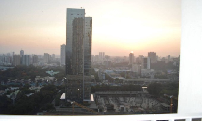 Malad East Apartamento | Pool View Premium en Esquire - Oberoi Garden City