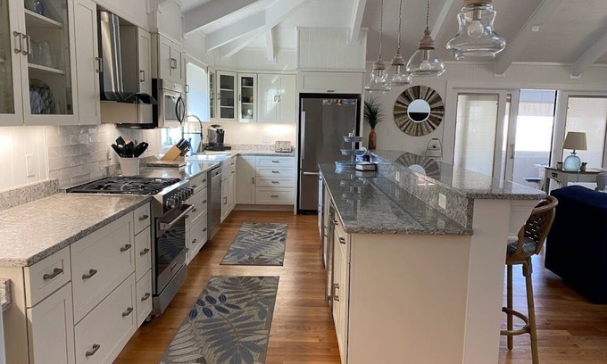 Country Club Estates Casa | Premium Quality Cottage "In-Town" Rehoboth, 3 Bedrooms each w/Full Bath!