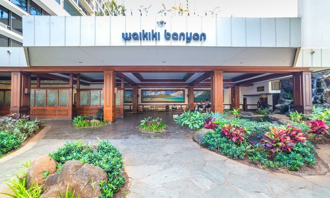 Waikiki Apartamento | Premium Remodeled Condo in Waikiki with 2 Beds and Parking