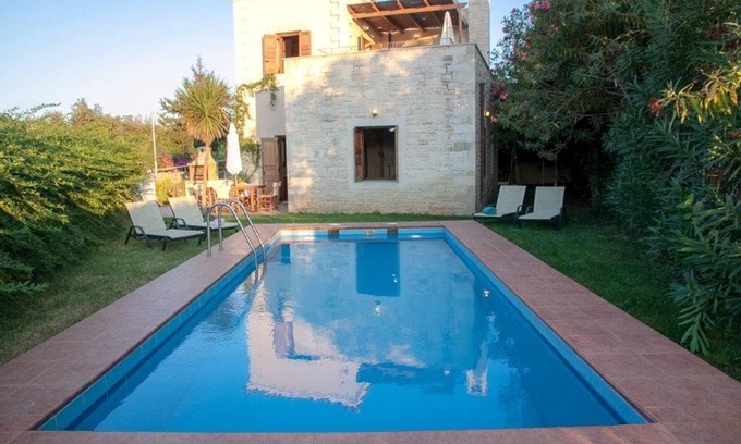 Prines Villa | Premium Rethymno Villa | 3 Bedrooms | Villa Hinaki | Private Garden | Private Outdoor Pool | BBQ | Outdoor Sitting and Dining Area | Prines