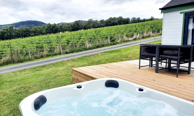Pitlochry Cabaña | Premium Woodland Lodge with Hot Tub and Woodburner