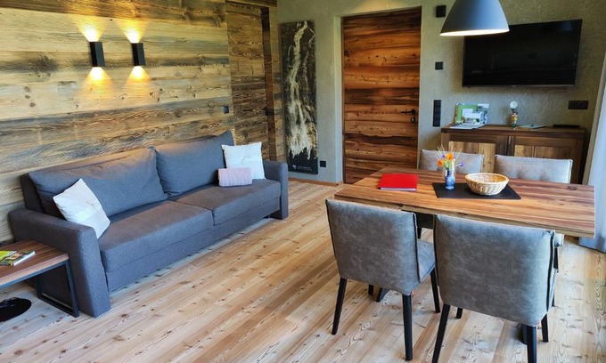 Martello Apartamento | Premstlahof Ferienwohnung Lärchenstube