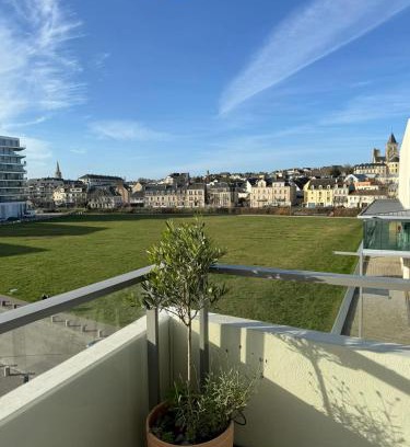 Port of Caen Apartamento | Presqu'île, appartement neuf avec balcon, salle de gym et parking
