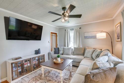 Presque Isle Casa | Presque Isle Home with Screened Porch Near River!