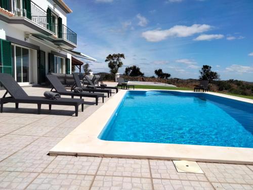 Conceicao Villa | Prestige for Home - Moradia Vista Mar, Piscina, Jardim e Estacionamento