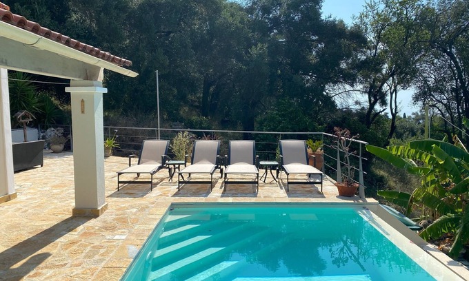 Agios Markos Villa | PRESTIGE VILLAS 'Tree Tops' - Villa en la costa noreste con piscina infinita ...