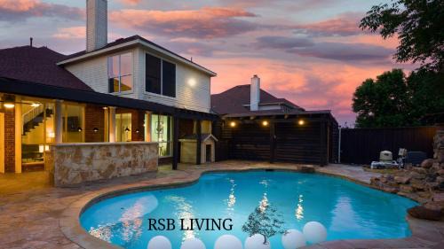 Sachse Casa | Prestigious 5BR 3,5BA Holiday Home with Pool, Sauna, Game Room & Bar