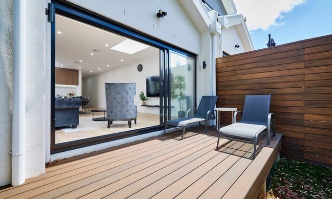 Preston Casa | 5 Bedroom/5 Bathroom Townhouse with Aircon