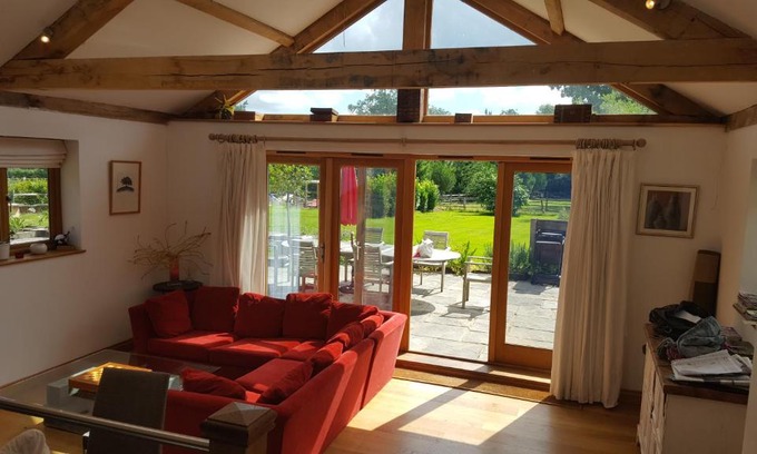 Haslemere Casa | PRESTWICK OAK - 5 Bed Ensuite - Sleeps 14 - House with 3 Studios