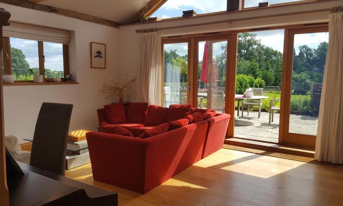 Haslemere Casa | Prestwick Oak - Open Plan 2 Double Ensuite Rural Oak Framed House Sleeps 4 plus AONB