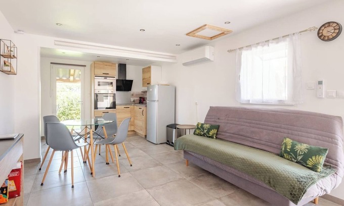Chateauneuf-les-Martigues Casa | Pretty little house close to the Côte Bleue, in a quiet location with small private garden.
