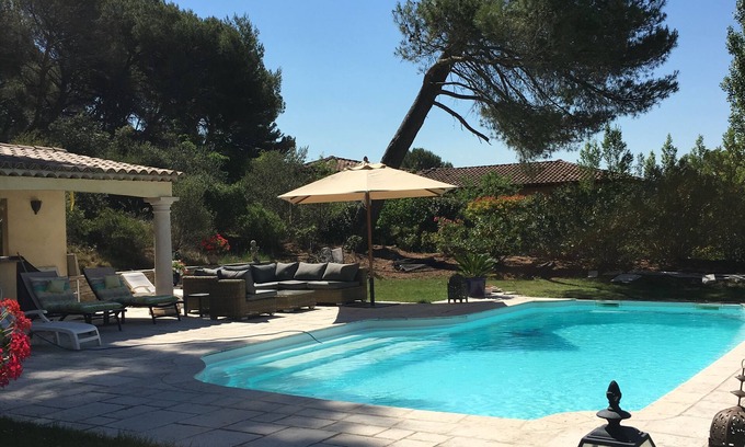 Eguilles Villa | Bonita casa de campo de 220m2 con bosque de pinos a 10 minutos de Aix en Provence