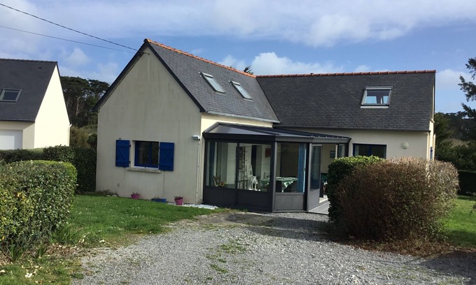 Ploudalmezeau Casa | Pretty house with large garden 250 metres from the superb Tréompan beach