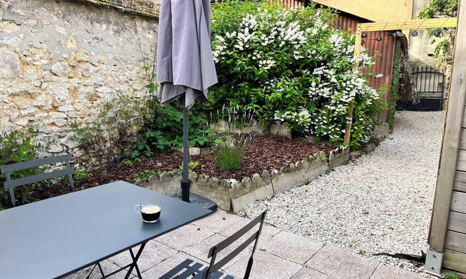 Provins Casa | Pretty house with garden, Provins center