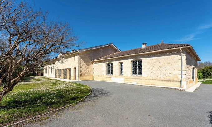 Cenac Casa | Pretty property in the countryside 20 minutes from Bordeaux