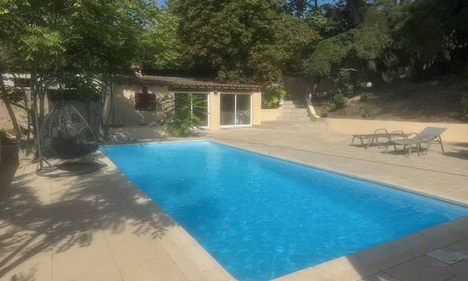 Saint-Menet Otro | Pretty Provencal farmhouse on the route de Pagnol.