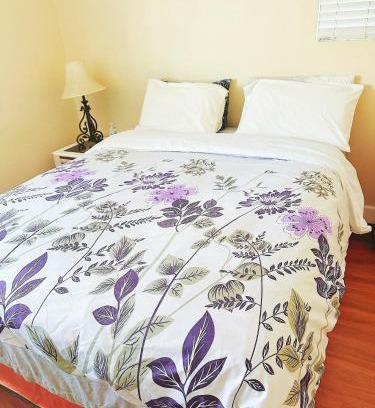 Mira Loma Casa | Pretty room private bathroom no tv