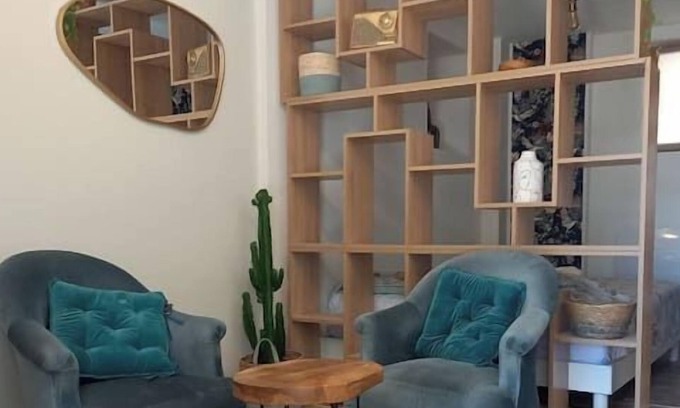Montboucher-sur-Jabron Apartamento | Pretty studio with garden