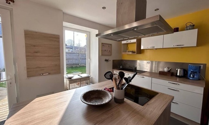 Pordic Casa | Pretty stone family house - Pordic - parking, towels and beddings provided