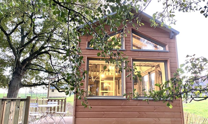 Cholet Cabaña | Pretty Tiny House under tall trees, near Puy du Fou swimming pool!