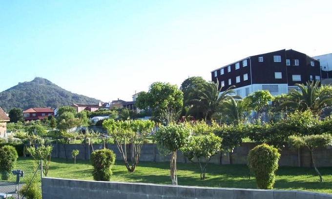 Salcidos Apartamento | LOCURA DE PRECIOS EN LAS RIAS BAJAS: APARTAMENTO PARA 4 CON PARKING Y PISCINA.