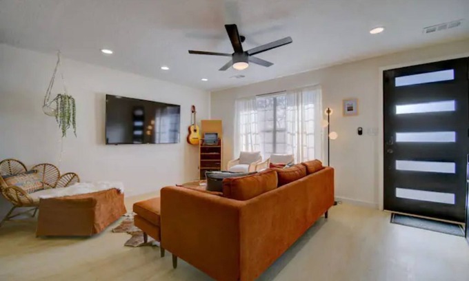 Barelas Casa | Prickly Pear at Cactus Flower+Hot Tub+Pet Friendly+No Pet Fee!
