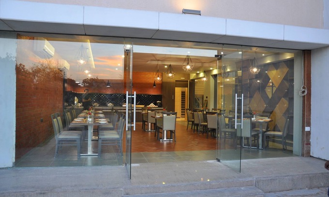 Savli Hotel | Pride Biznotel Manjusar